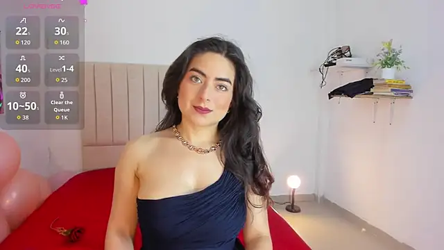 sashaa petit online show from 10.16.25