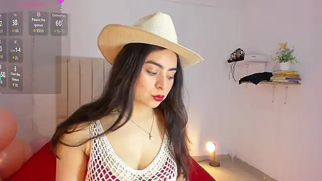 sashaa petit online show from 10.17.25