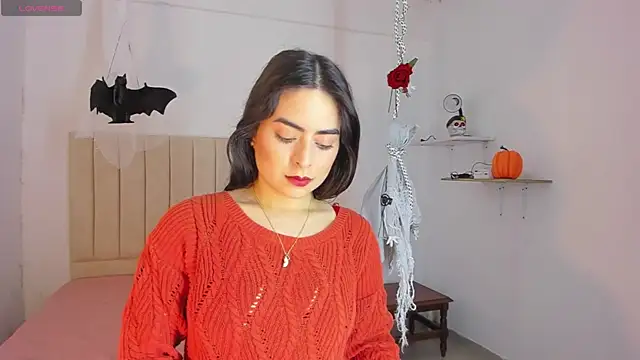 sashaa petit online show from 10.20.25