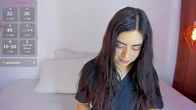 sashaa petit online show from 11.25.25