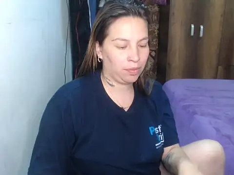 cloequeen15 online show from 03.31.26