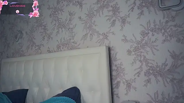 MalvinaKroening online show from 11.24.25