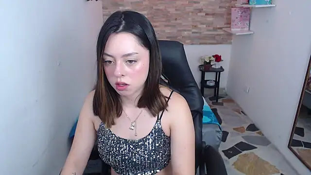 Snapshot of LiaGlow chatting on 09.23.25 LiaGlow online show from 09.23.25
