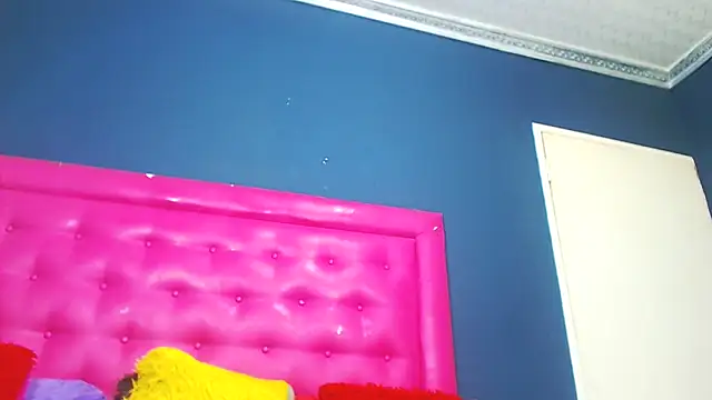 Snapshot of LoloQueen5 chatting on 02.25.26 LoloQueen5 online show from 02.25.26