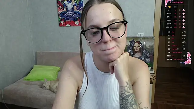 Snapshot of Violetwin chatting on 09.30.25 Violetwin online show from 09.30.25