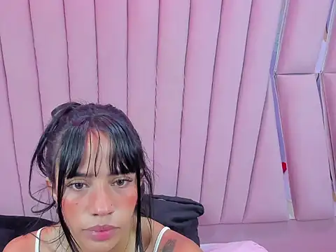 Snapshot of hazel_18_ chatting on 10.03.25 hazel 18  online show from 10.03.25