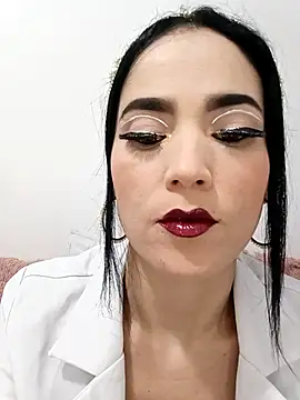 Snapshot of jamila_zair chatting on 11.21.25 jamila zair online show from 11.21.25