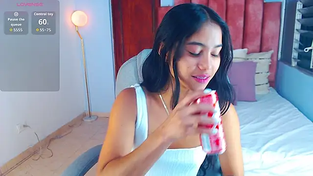 Milaa Star  online show from 10.15.25