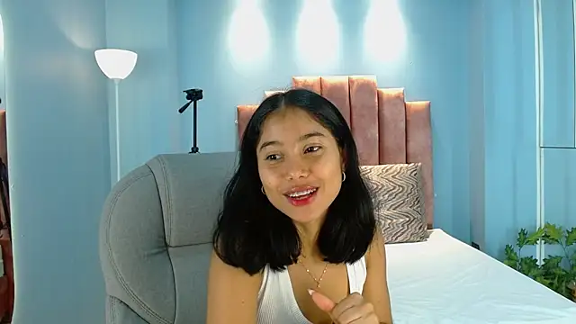 Snapshot of Milaa_Star_ chatting on 02.11.26 Milaa Star online show from 02.11.26