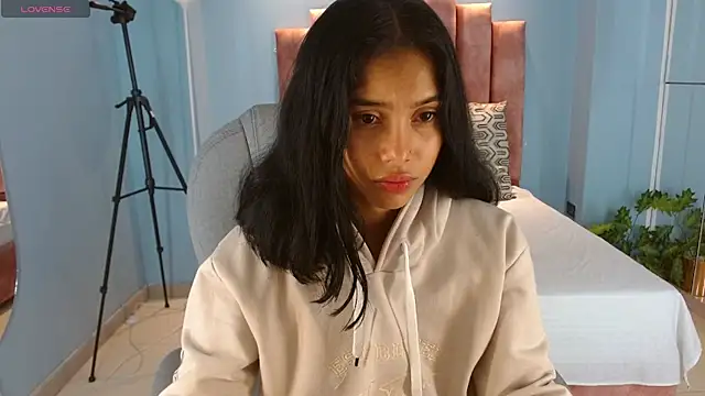 Snapshot of Milaa_Star_ chatting on 02.25.26 Milaa Star online show from 02.25.26