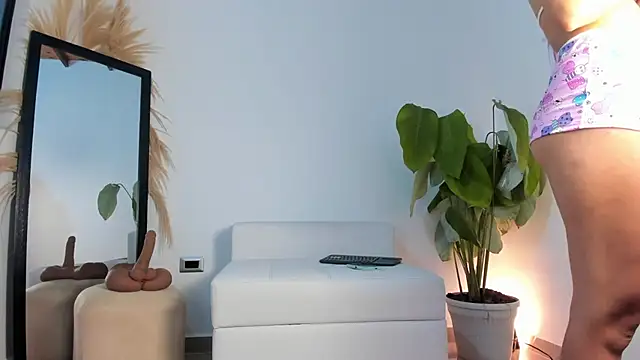 Noami Rose online show from 09.08.25