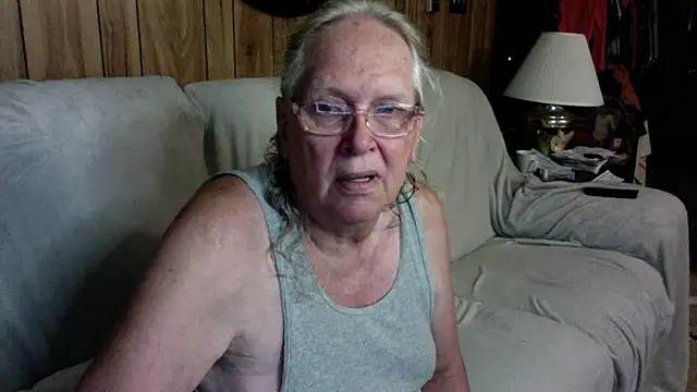 OldLadySara online show from 10.13.25