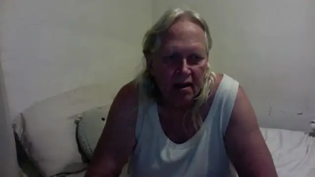 OldLadySara online show from 10.23.25