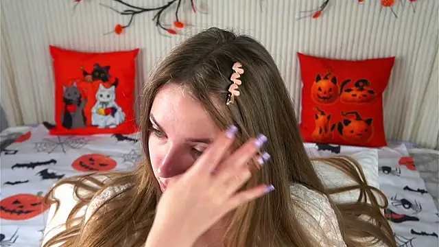 KarriBrownd online show from 11.01.25