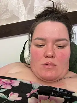 Snapshot of SunnyLeila2101 chatting on 09.15.25 SunnyLeila2101 online show from 09.15.25