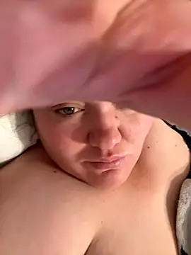 Snapshot of SunnyLeila2101 chatting on 09.16.25 SunnyLeila2101 online show from 09.16.25