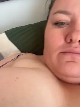 Snapshot of SunnyLeila2101 chatting on 09.17.25 SunnyLeila2101 online show from 09.17.25