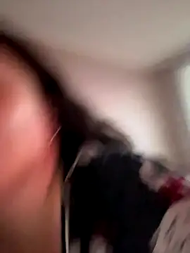 Snapshot of SunnyLeila2101 chatting on 09.25.25 SunnyLeila2101 online show from 09.25.25