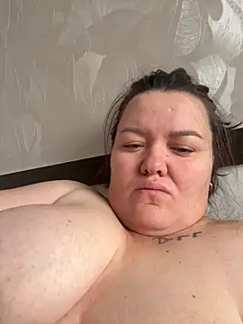 Snapshot of SunnyLeila2101 chatting on 10.05.25 SunnyLeila2101 online show from 10.05.25