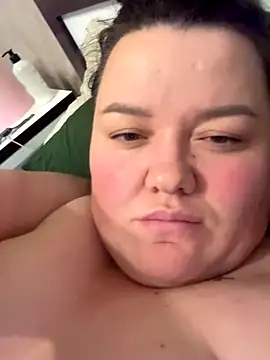 Snapshot of SunnyLeila2101 chatting on 10.05.25 SunnyLeila2101 online show from 10.05.25