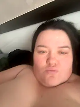 Snapshot of SunnyLeila2101 chatting on 11.08.25 SunnyLeila2101 online show from 11.08.25