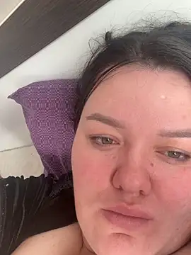 Snapshot of SunnyLeila2101 chatting on 11.14.25 SunnyLeila2101 online show from 11.14.25