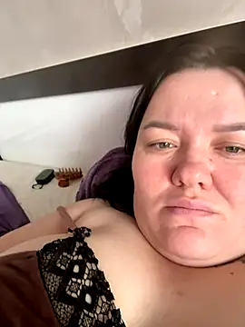 Snapshot of SunnyLeila2101 chatting on 12.02.25 SunnyLeila2101 online show from 12.02.25