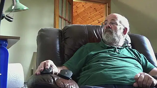 Snapshot of janzer13 chatting on 10.23.25 janzer13 online show from 10.23.25