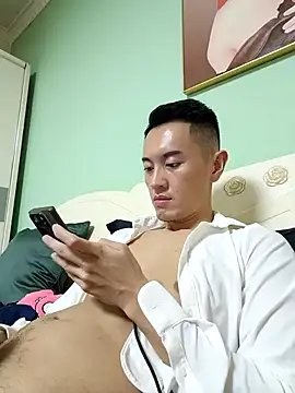 Snapshot of HotStarKOKO chatting on 11.18.25 HotStarKOKO online show from 11.18.25