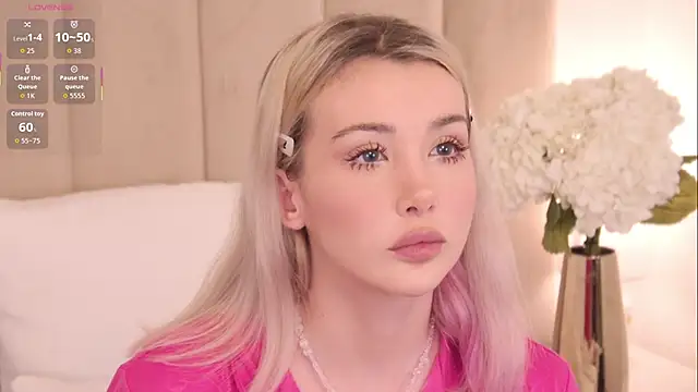 Nesolla online show from 10.20.25