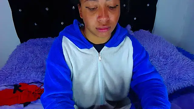 Snapshot of Gabi_Jhons_23 chatting on 12.22.25 Gabi Jhons 23 online show from 12.22.25