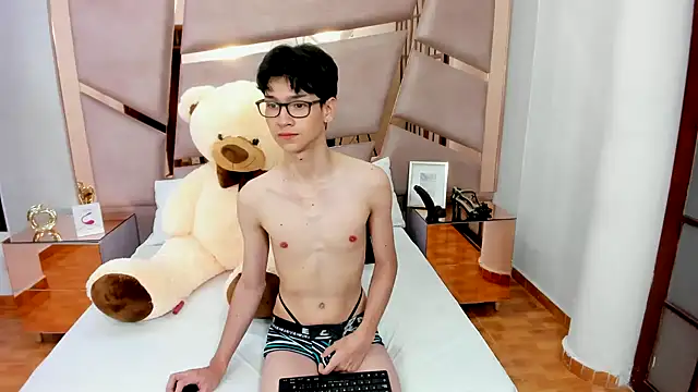 AustinFluf online show from 09.27.25