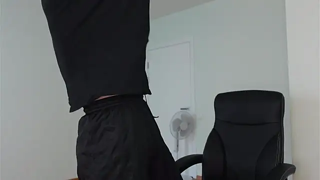 Logan Fraser online show from 10.22.25