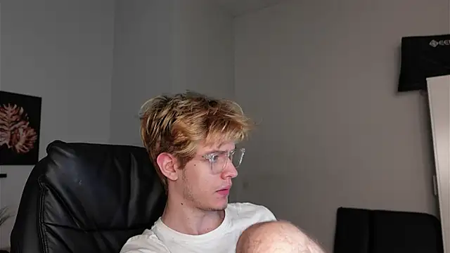 Logan Fraser online show from 10.26.25