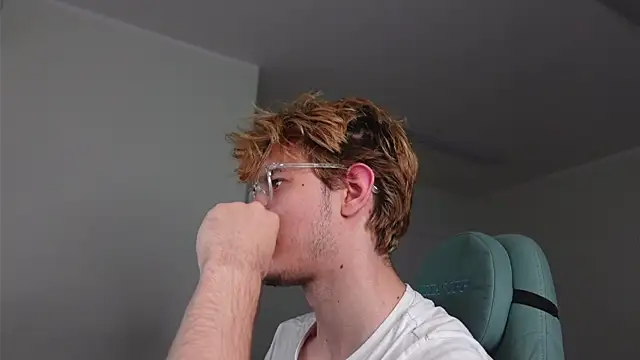 Logan Fraser online show from 10.29.25