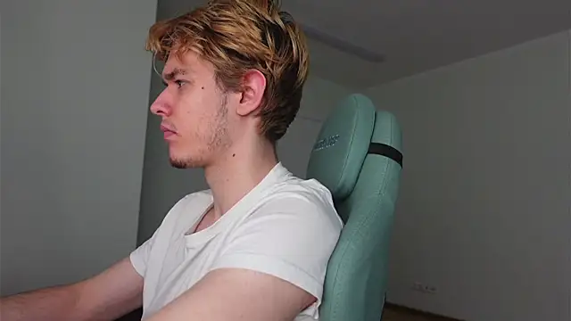 Logan Fraser online show from 11.01.25