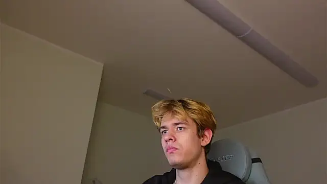 Logan Fraser online show from 11.08.25