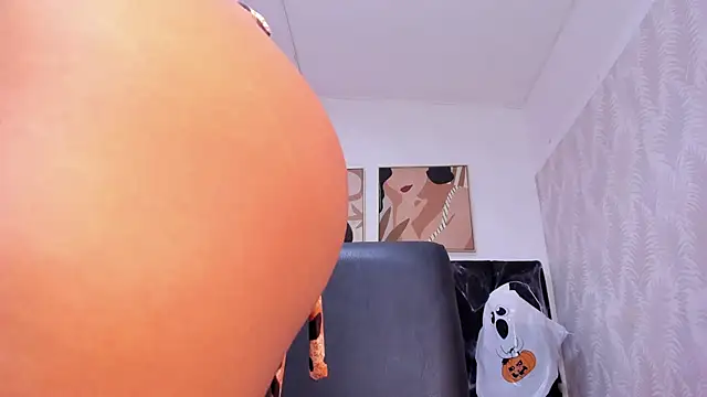 kaylaadams7 online show from 10.29.25