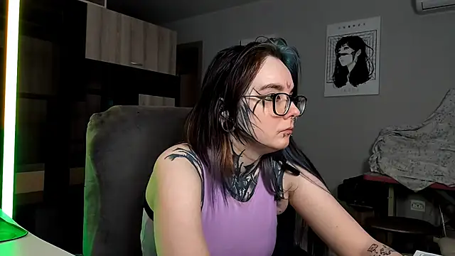 HighelikeGirl online show from 11.04.25