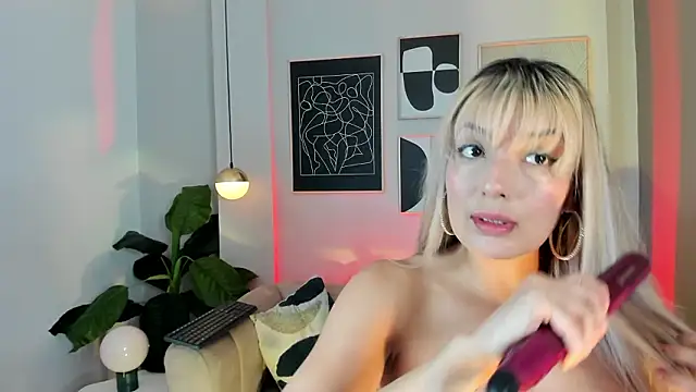 Snapshot of marie_bass chatting on 02.03.26 marie bass online show from 02.03.26