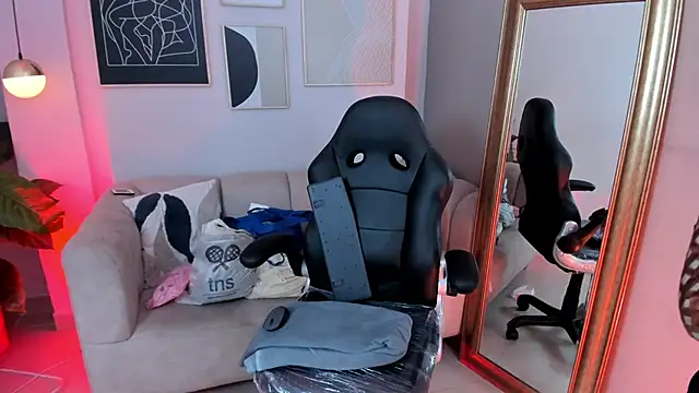 Snapshot of marie_bass chatting on 02.20.26 marie bass online show from 02.20.26