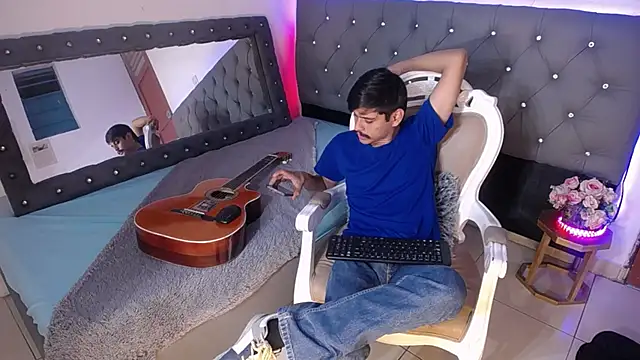 Charlie Cock  online show from 09.09.25