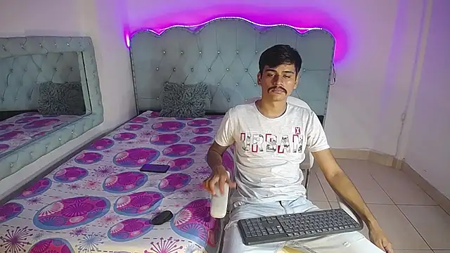 Charlie Cock  online show from 09.12.25