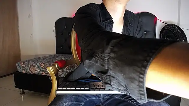 Charlie Cock  online show from 11.02.25