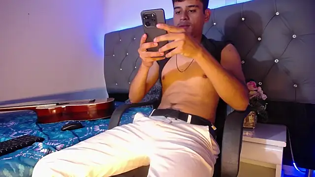 Charlie Cock  online show from 11.12.25