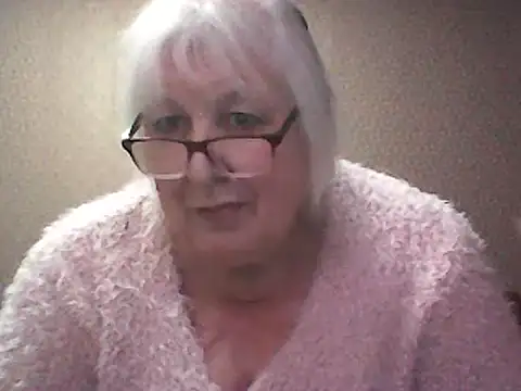 Alexia64231 online show from 12.17.25