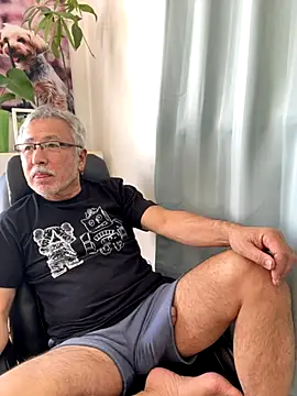 gholly2007 online show from 10.18.25