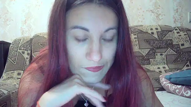 Snapshot of kiss_lovely_ chatting on 10.11.25 kiss lovely online show from 10.11.25