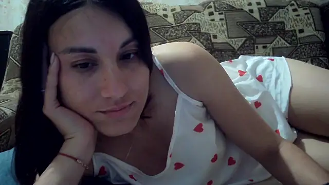 Snapshot of kiss_lovely_ chatting on 05.19.26 kiss lovely online show from 05.19.26