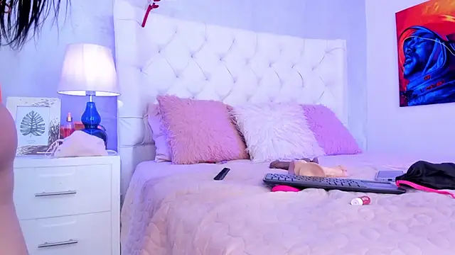 Yara Bliss  online show from 11.12.25